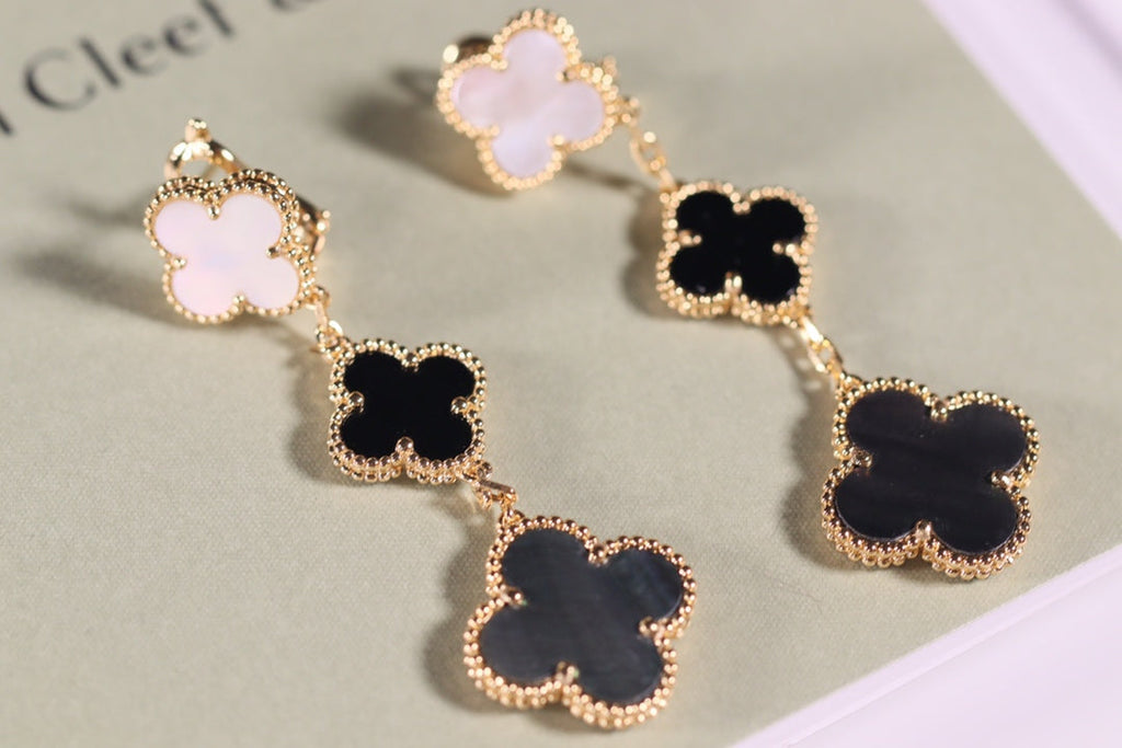 ??Loco?¡¥CLOVER EARRINGS GOLD ONYX MOP 3 MOTIF