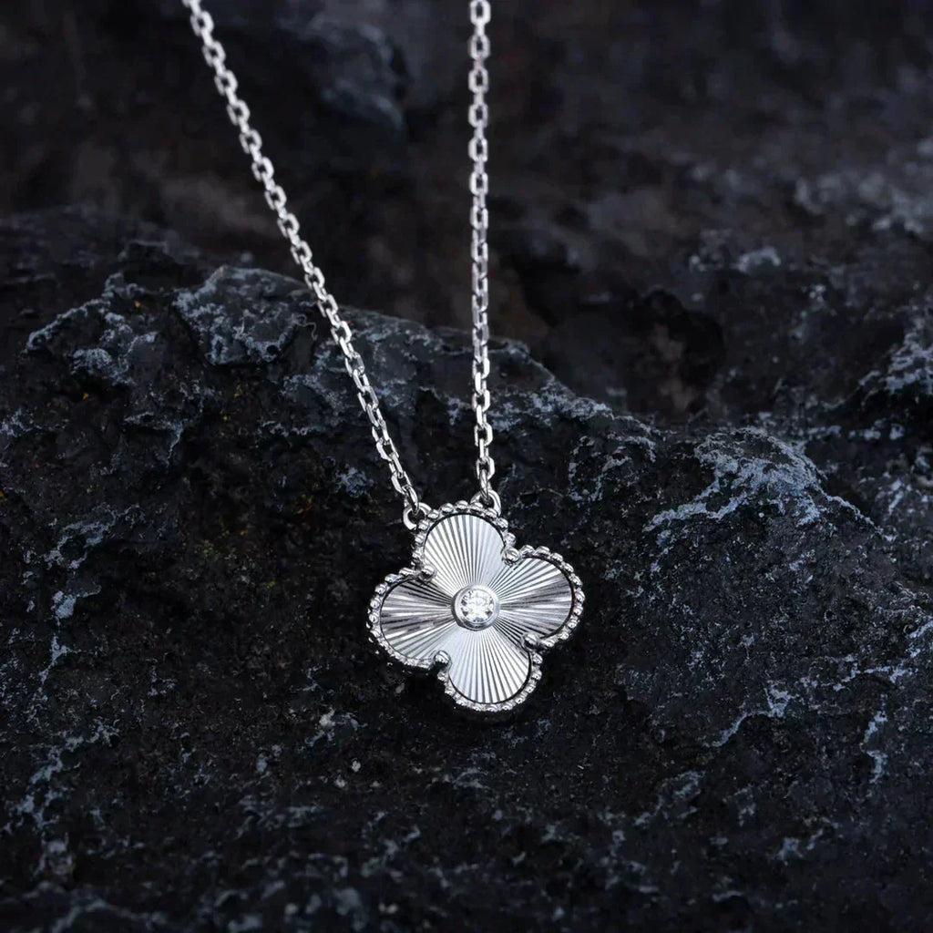 ??Loco?¡¥CLOVER  15MM DIAMOND LASER NECKLACE SILVER