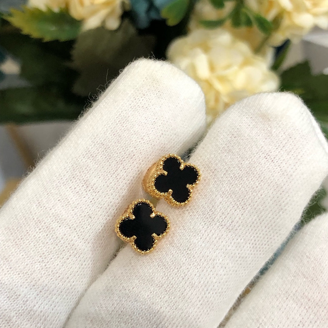 ??Loco?¡¥CLOVER MINI GOLD EARRINGS