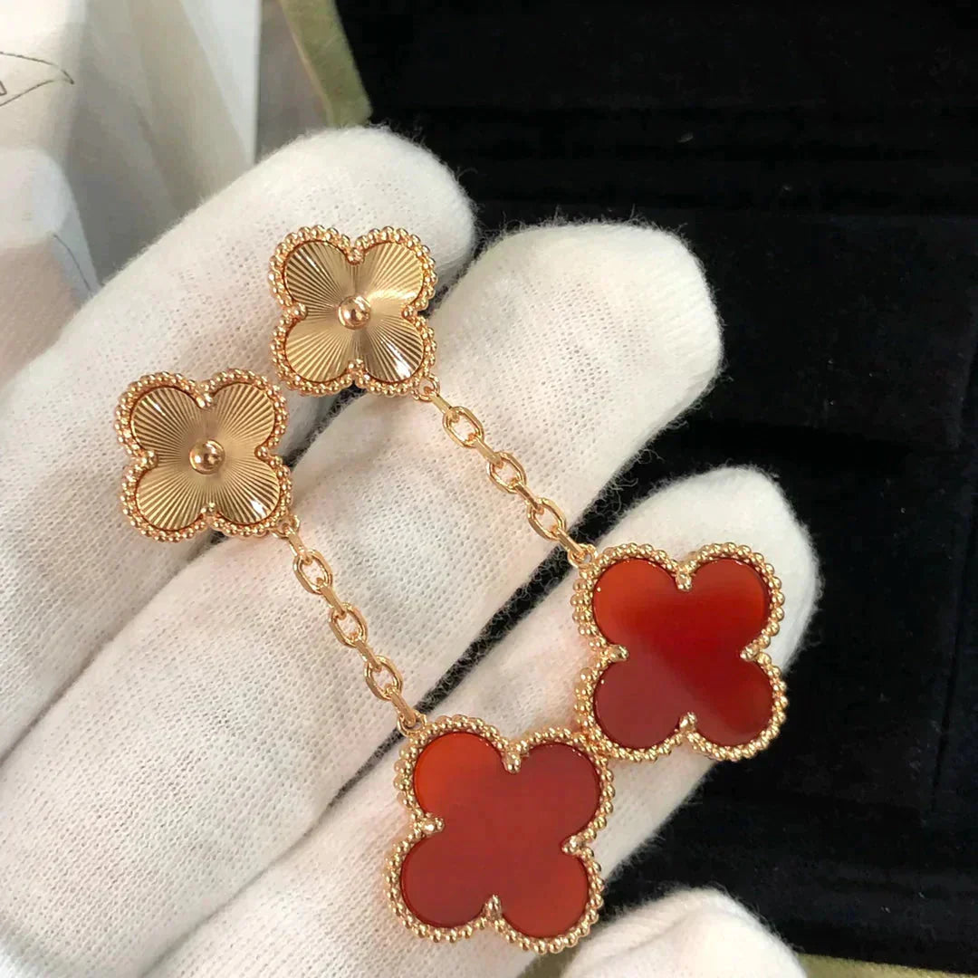 ??Loco?¡¥CLOVER 2 MOTIF  LASER CARNELIAN EARRINGS