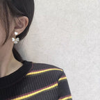 ??Loco?¡¥CLOVER SWEET WHITE MOP EARRINGS