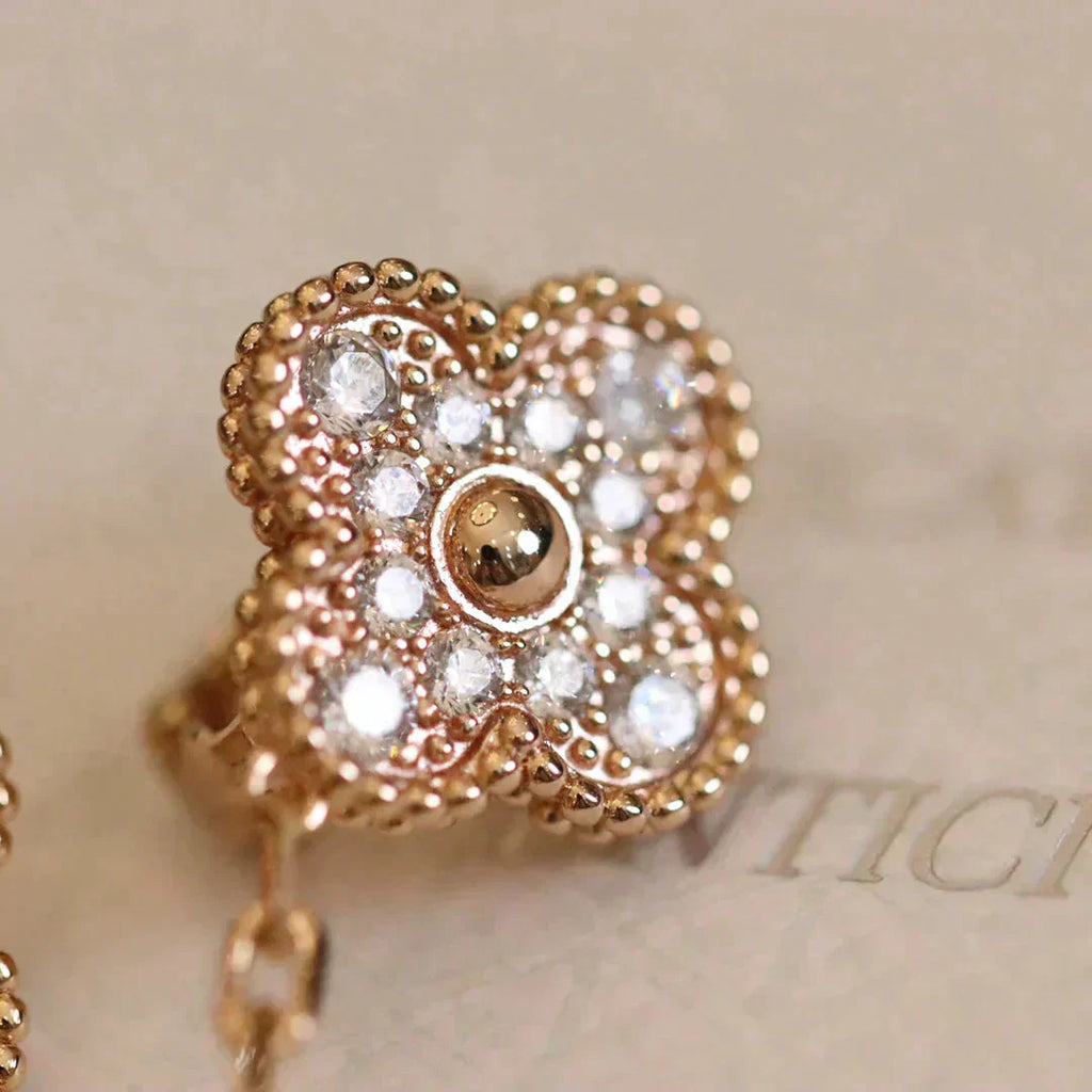 ??Loco?¡¥CLOVER MEDIUM 1 MOTIFS FUll DIAMOND EARRINGS