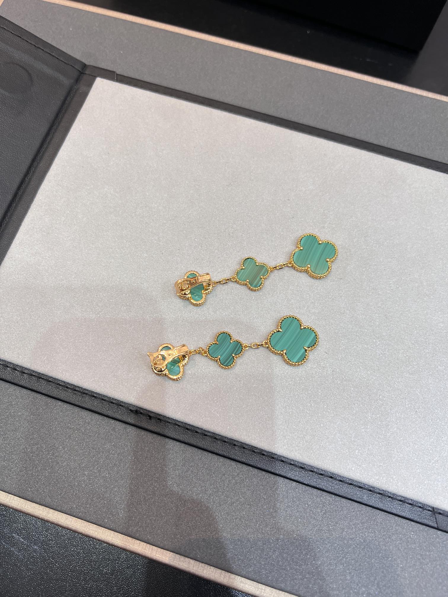 ??Loco?¡¥CLOVER MALACHITE 3 MOTIFS GOLD