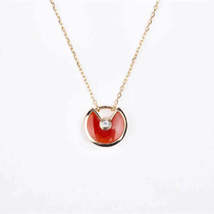 ??Loco?¡¥AMULETTE GOLD CARNELIAN ONYX NECKLACE