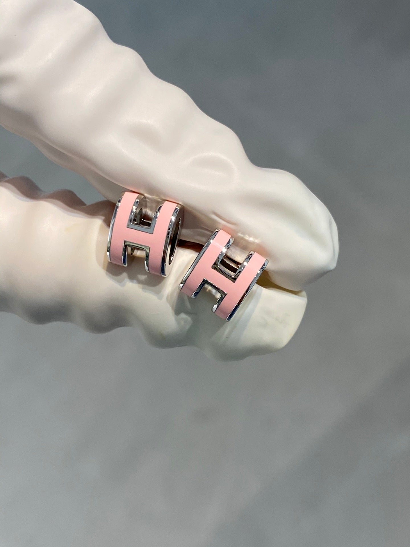 ??Loco?¡¥MINI POP H SILVER EARRINGS PINK