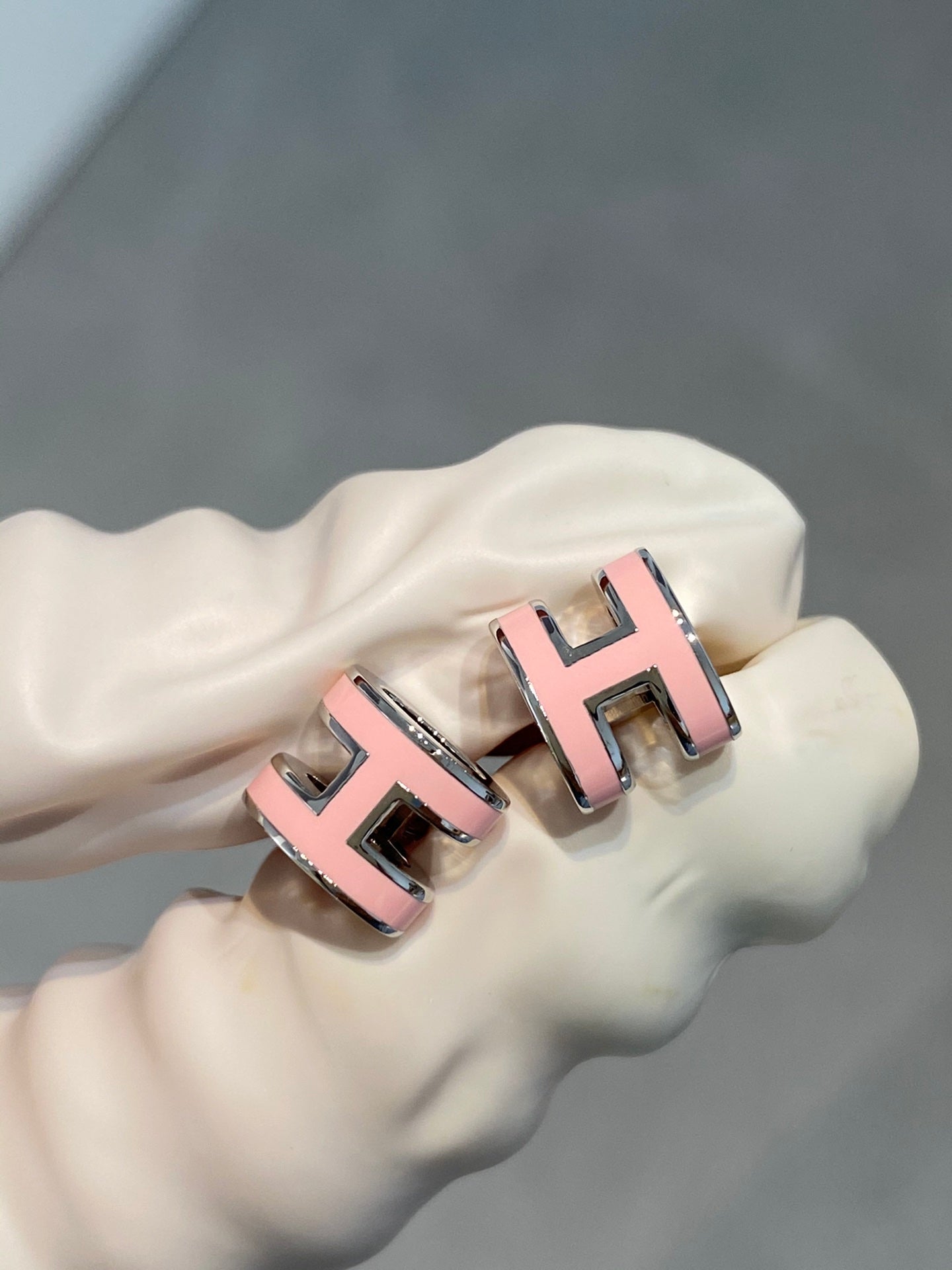 ??Loco?¡¥MINI POP H SILVER EARRINGS PINK