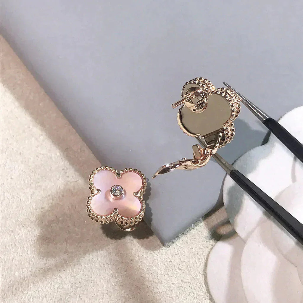 ??Loco?¡¥CLOVER MEDIUM 1 MOTIFS  PINK MOP DIAMOND EARRINGS