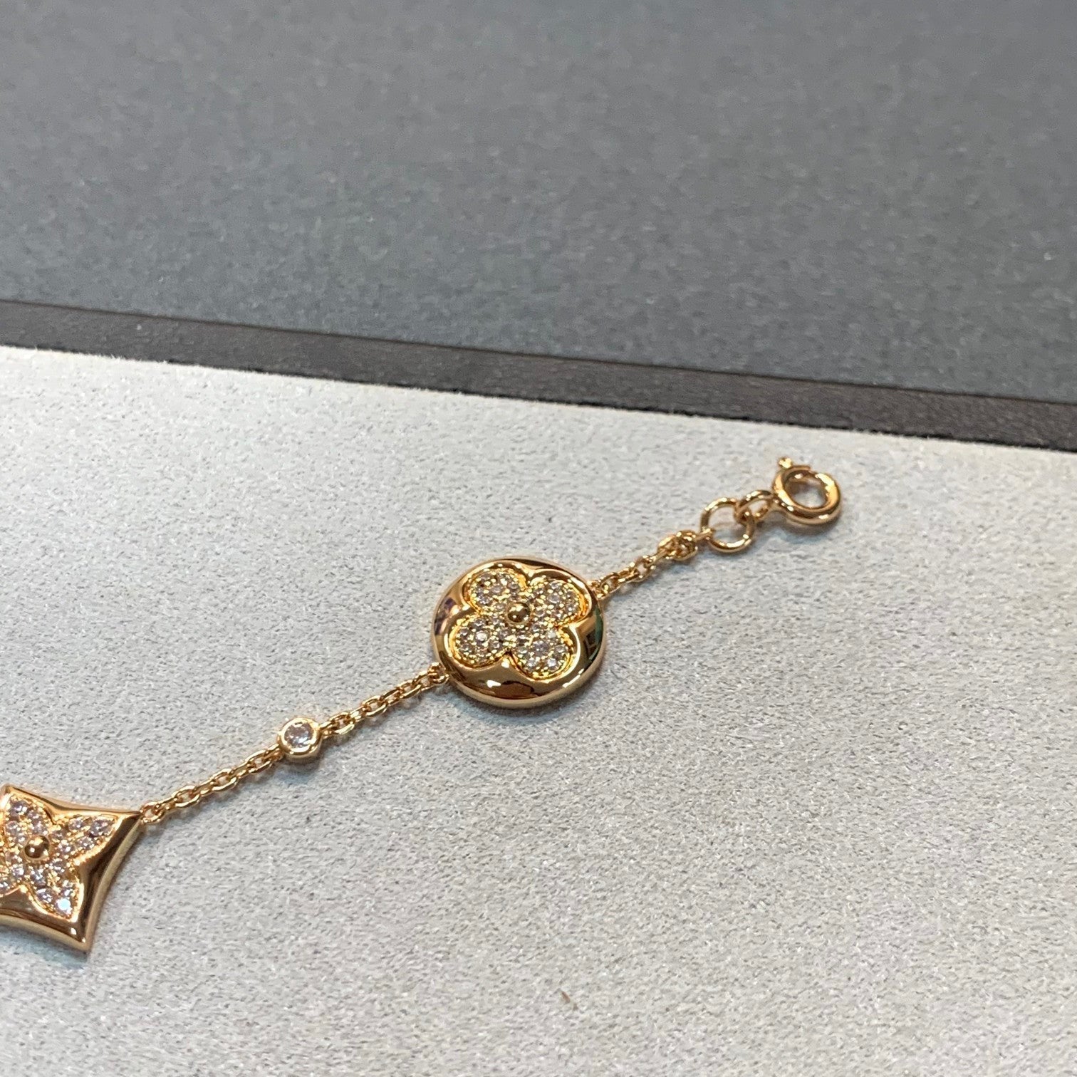 ??Loco?¡¥STAR AND SUN 4 MOTIFS GOLD DIAMONDS BRACELET