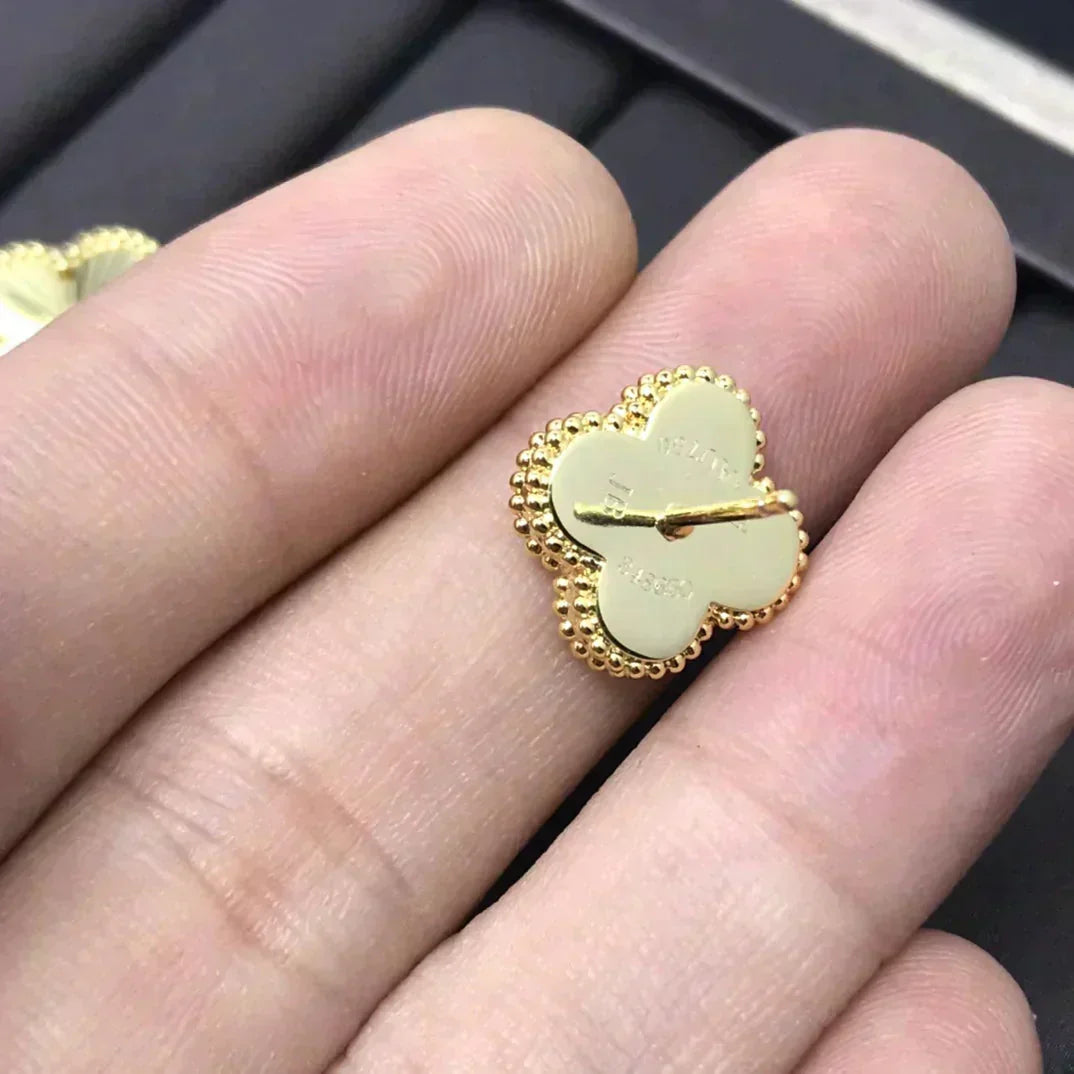 ??Loco?¡¥CLOVER MINI 9.5MM LASER EARRINGS