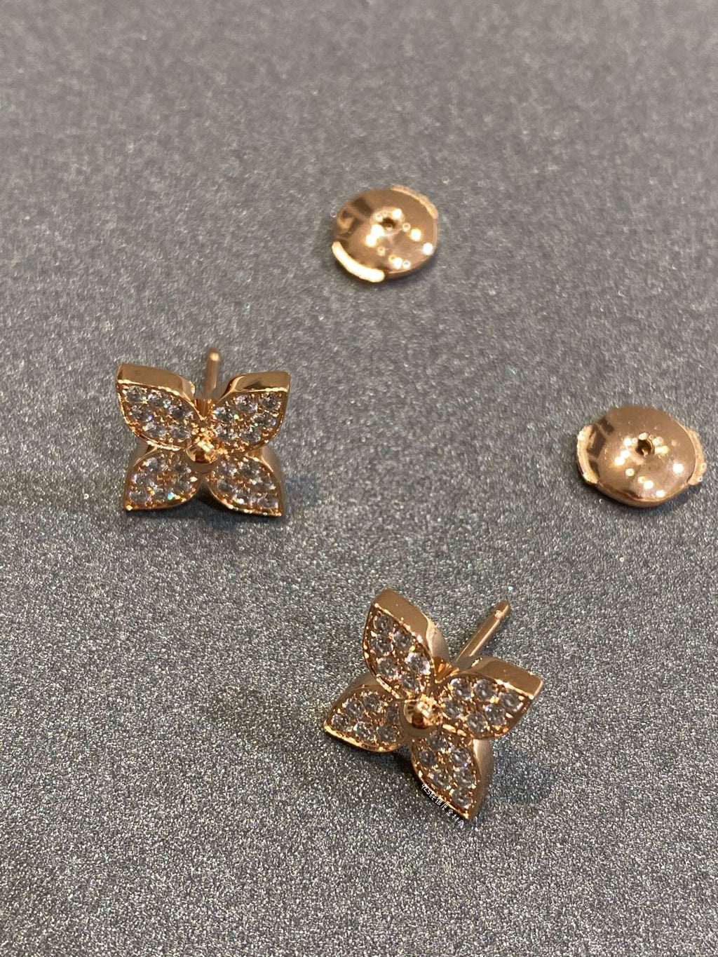 ??Loco?¡¥STAR DIAMOND EARRINGS
