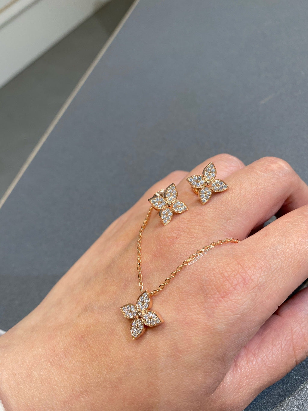 ??Loco?¡¥STAR DIAMOND NECKALCE