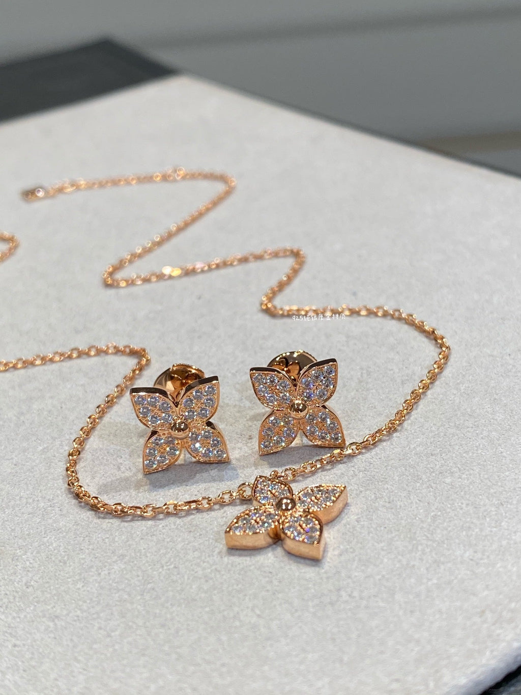 ??Loco?¡¥STAR DIAMOND NECKALCE