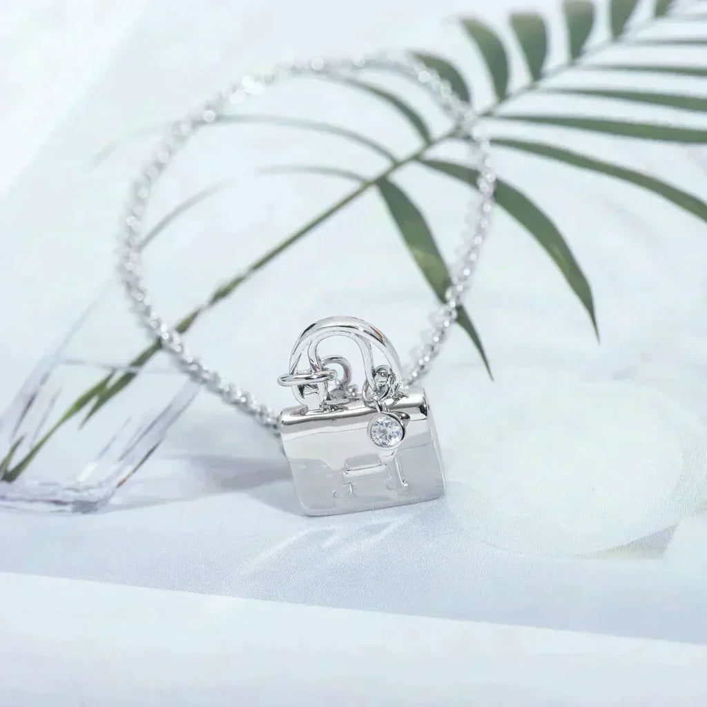 ??Loco?¡¥AMULETTE PEDANT SILVER NECKLACE