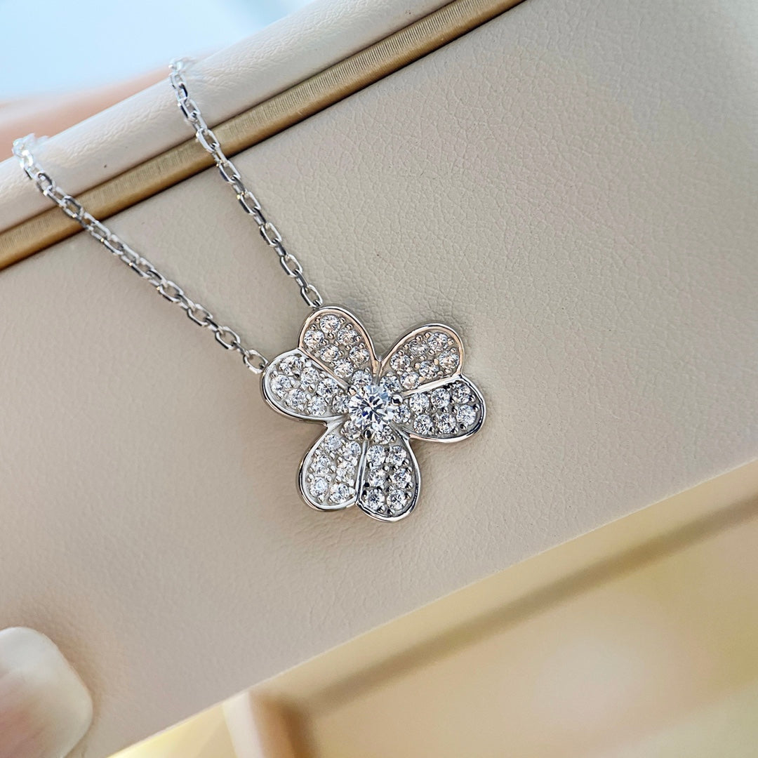 ??Loco?¡¥CLOVER DIAMOND NECKLACE SILVER