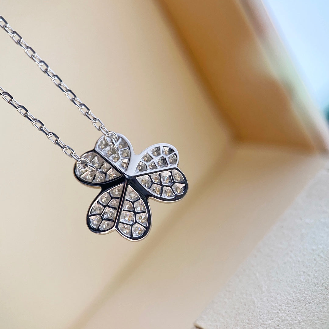 ??Loco?¡¥CLOVER DIAMOND NECKLACE SILVER