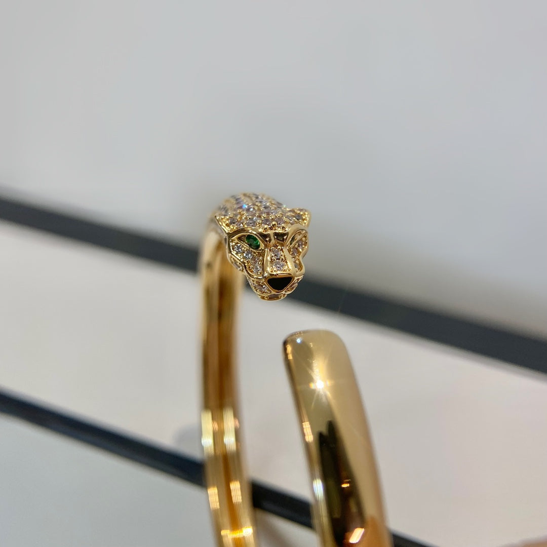??Loco?¡¥PANTHERE GOLD DIAMOND OPEN BRACELET