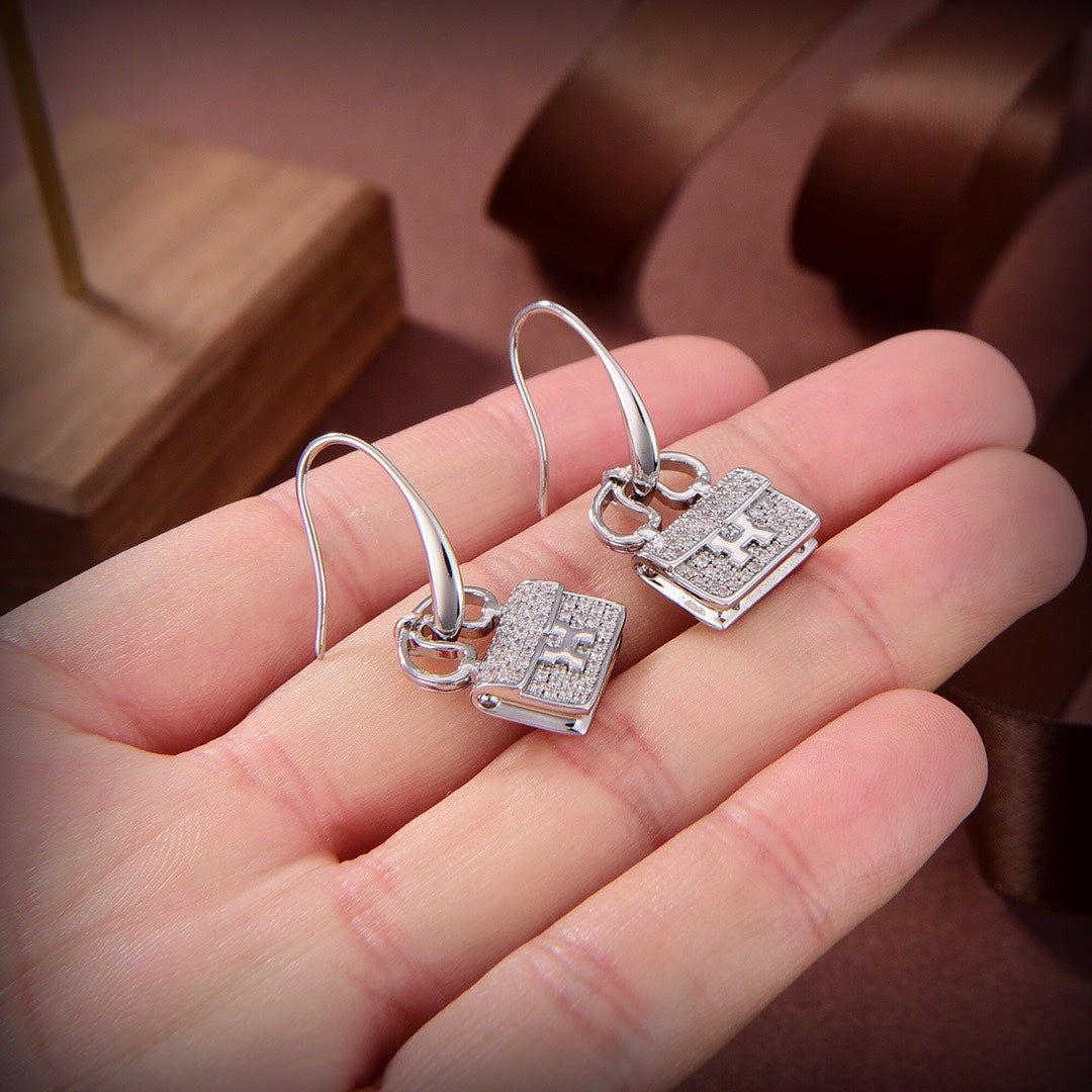 ??Loco?¡¥KELLY DIAMOND EARRINGS
