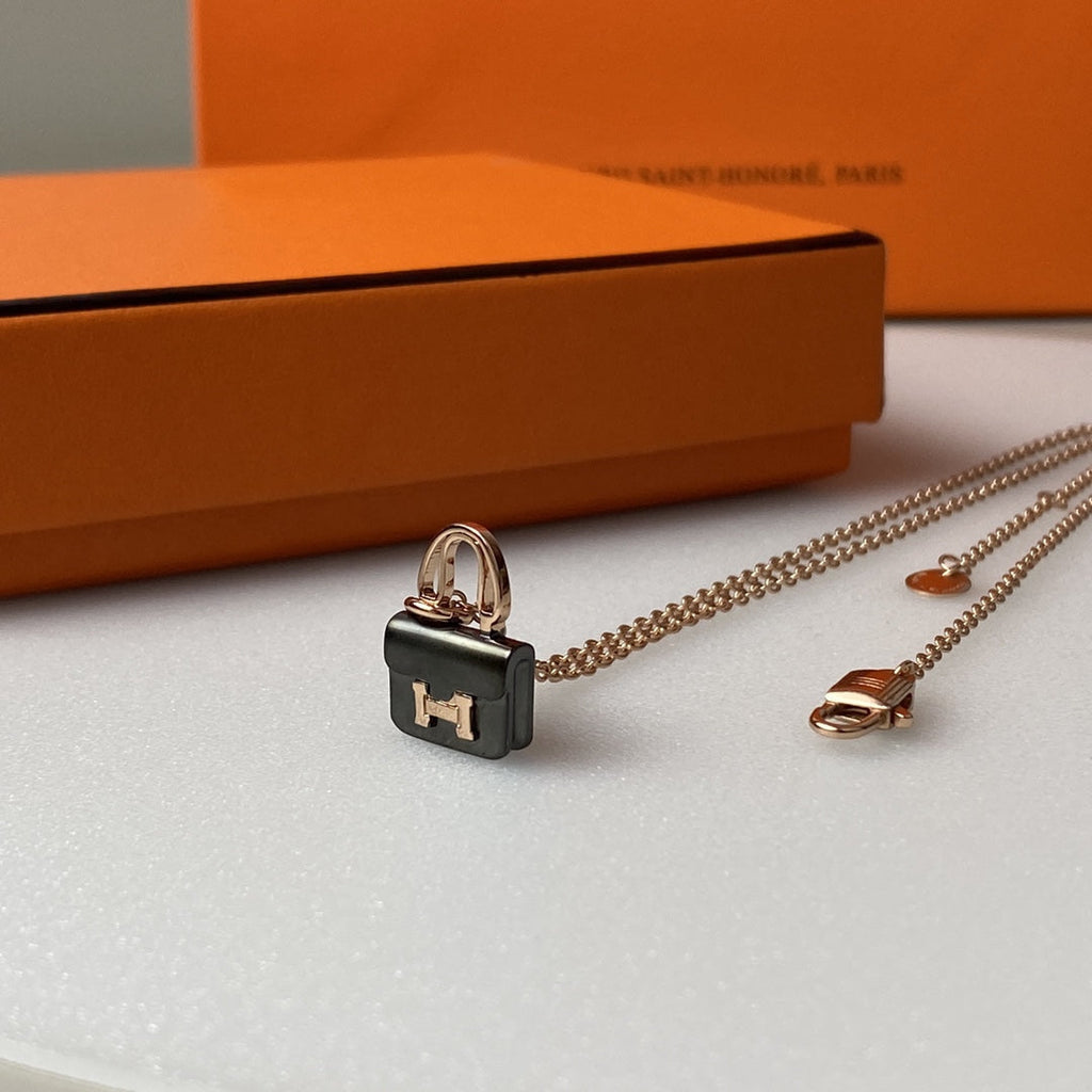 ??Loco?¡¥CONSTANCE BLACK PEDANT PINK GOLD NECKLACE