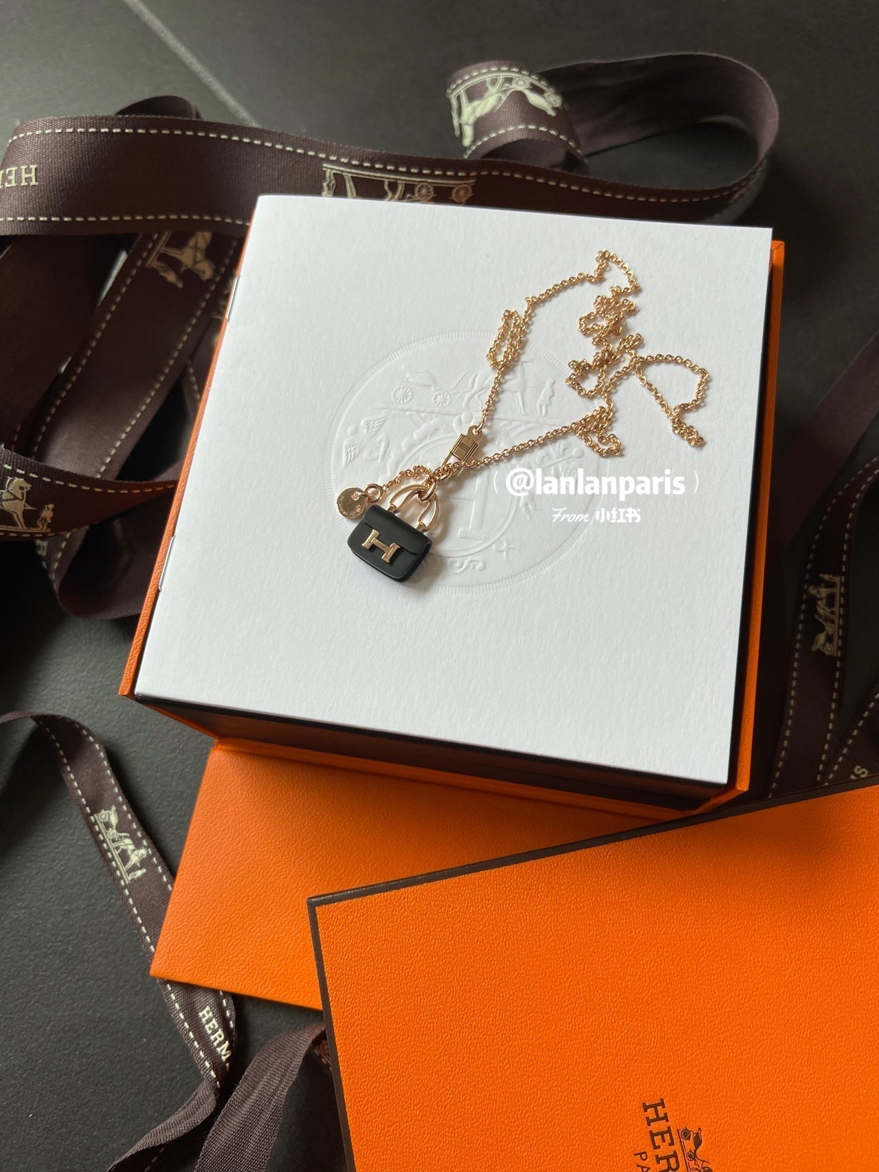 ??Loco?¡¥CONSTANCE BLACK PEDANT PINK GOLD NECKLACE