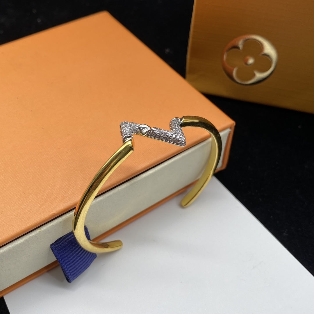 ??Loco?¡¥VOLTE UPSITE DOWN DIAMOND GOLD OPEN BRACELET