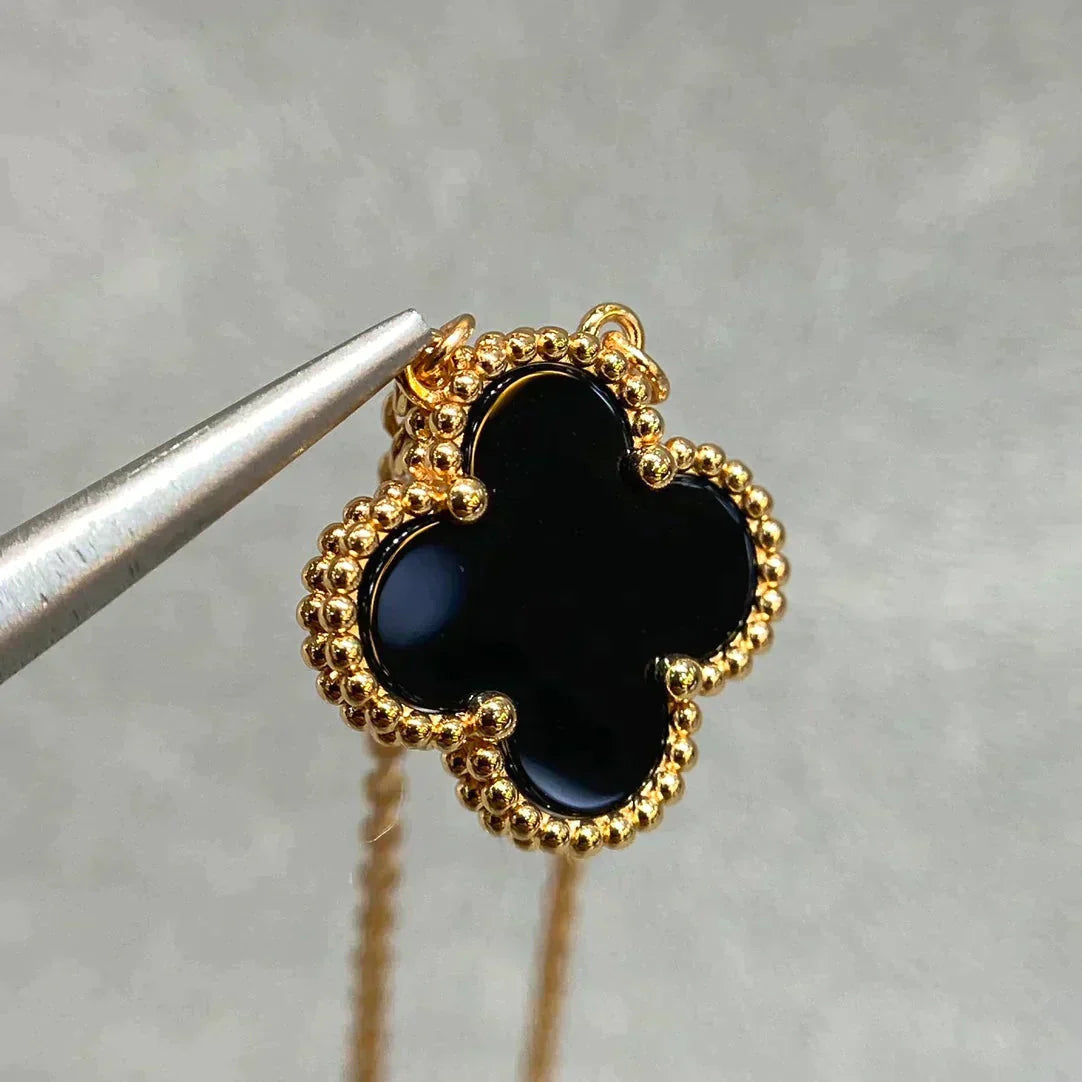 ??Loco?¡¥CLOVER 15MM BLACK ONYX SINGLE FLOWER NECKLACE