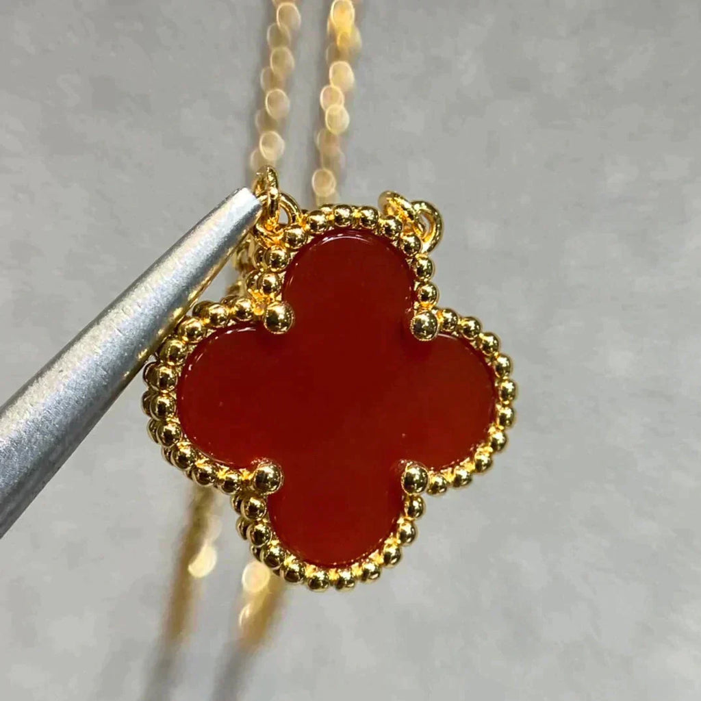??Loco?¡¥CLOVER 15MM CARNELIAN SINGLE FLOWER NECKLACE