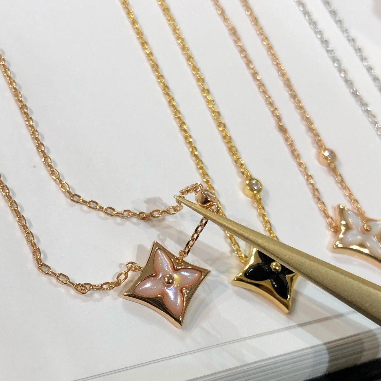 ??Loco?¡¥STAR BLACK MOP NECKLACE