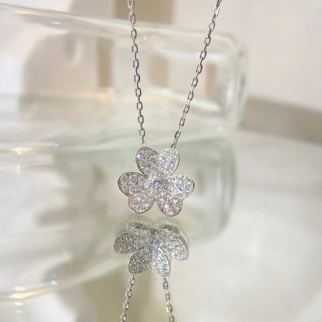 ??Loco?¡¥FLOWER DIAMOND NECKLACE