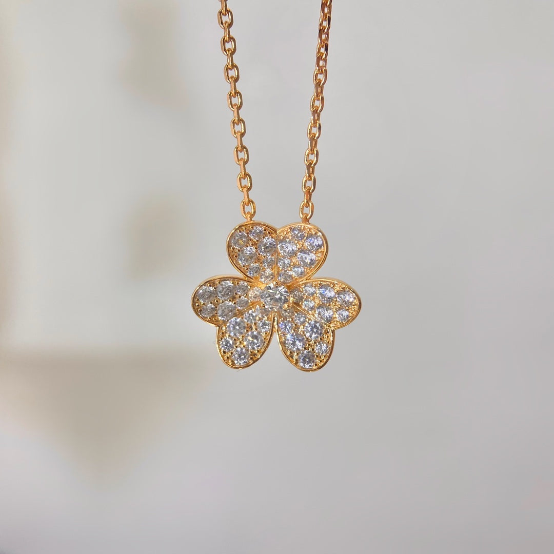 ??Loco?¡¥FLOWER DIAMOND NECKLACE