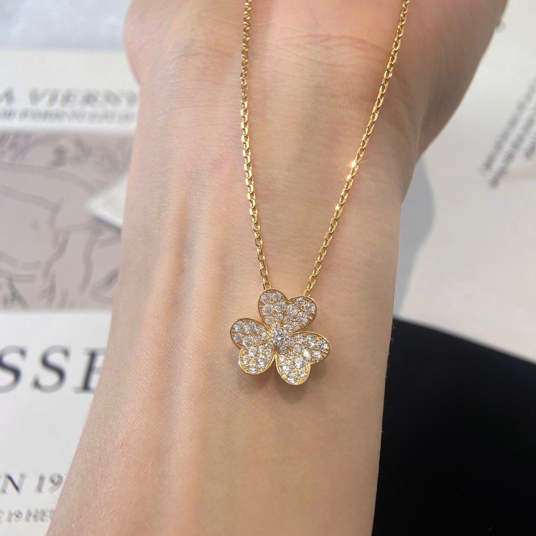 ??Loco?¡¥FLOWER DIAMOND NECKLACE