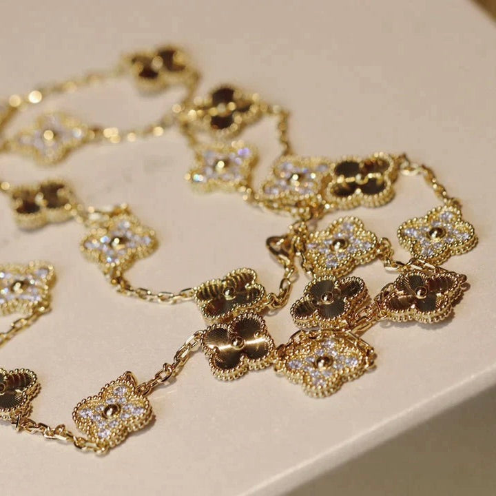 ??Loco?¡¥CLOVER 20 MOTIFS LASER DIAMOND NECKLACE