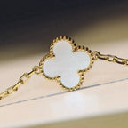 ??Loco?¡¥CLOVER 20 MOTIFS WHITE MOP NECKLACE