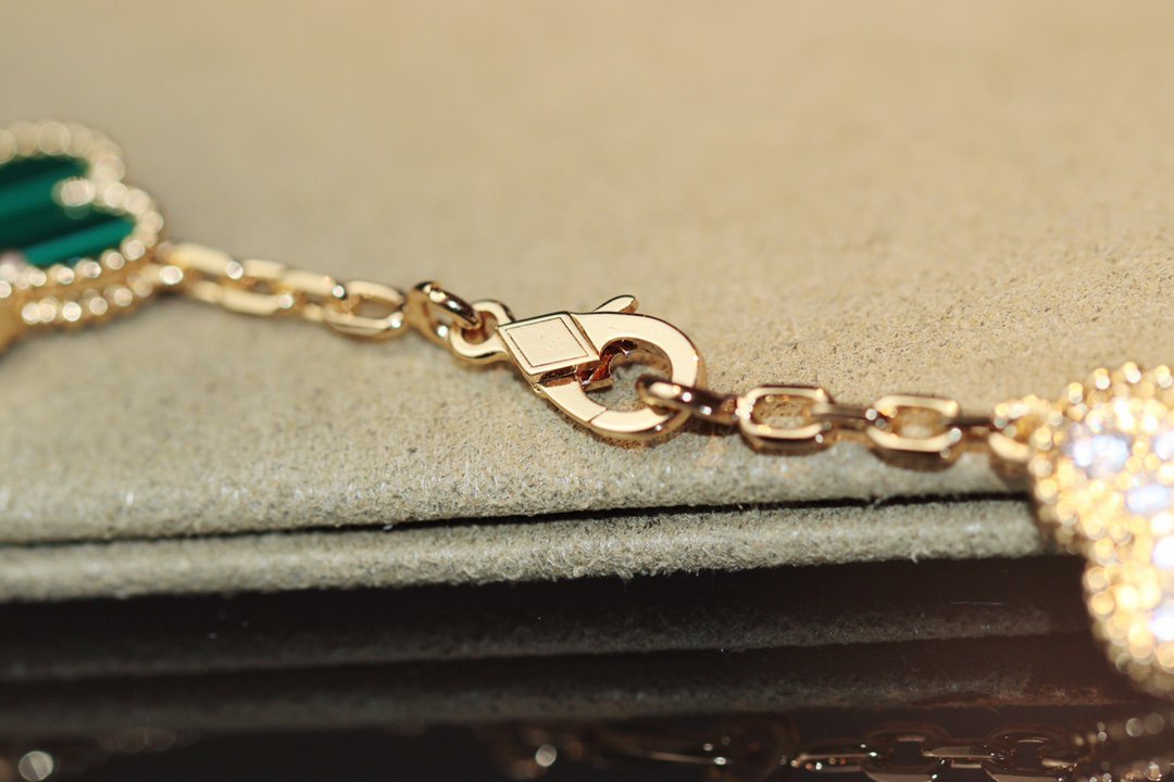 ??Loco?¡¥CLOVER 20 MOTIFS ONYX ROSE GOLD