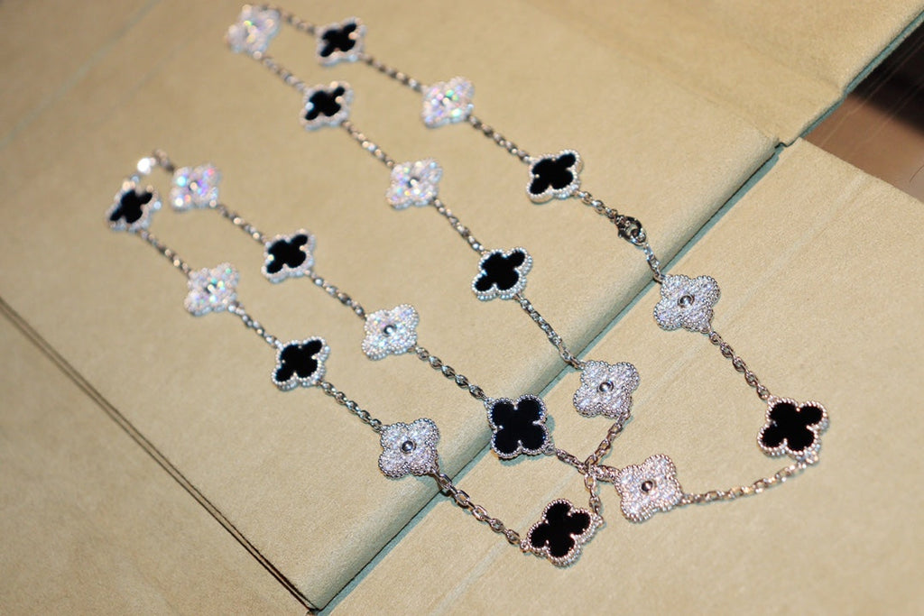 ??Loco?¡¥CLOVER 20 MOTIFS ONYX DIAMOND SILVER