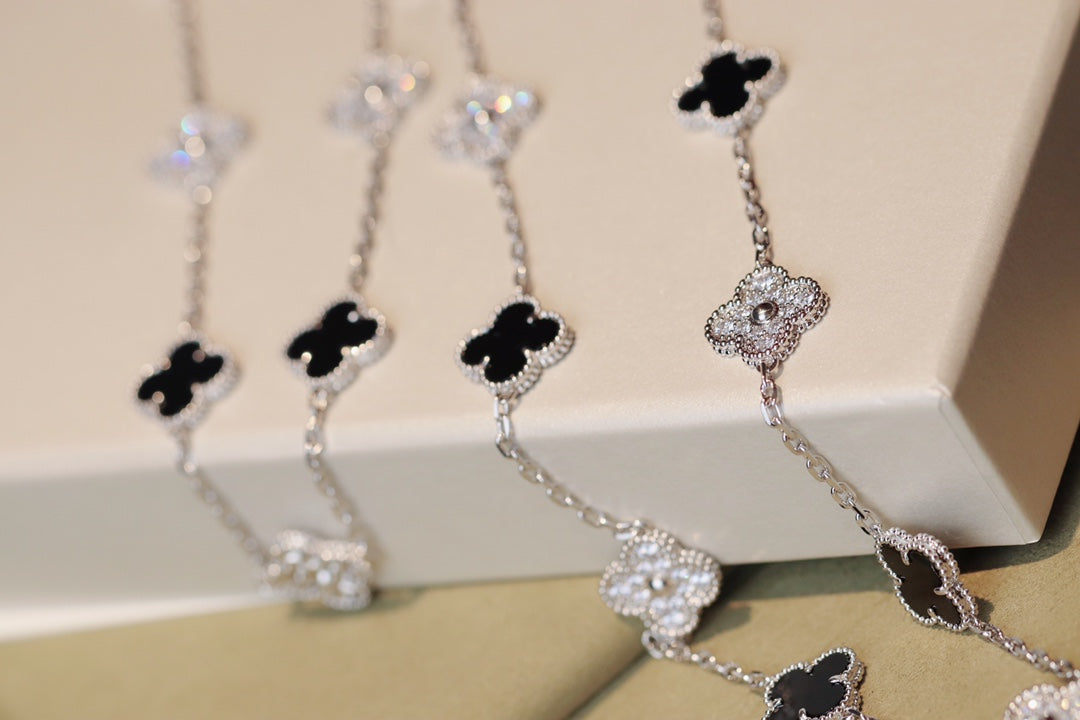 ??Loco?¡¥CLOVER 20 MOTIFS ONYX DIAMOND SILVER
