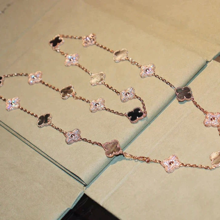 ??Loco?¡¥CLOVER 20 MOTIFS DARK MOP DIAMOND  NECKLACE