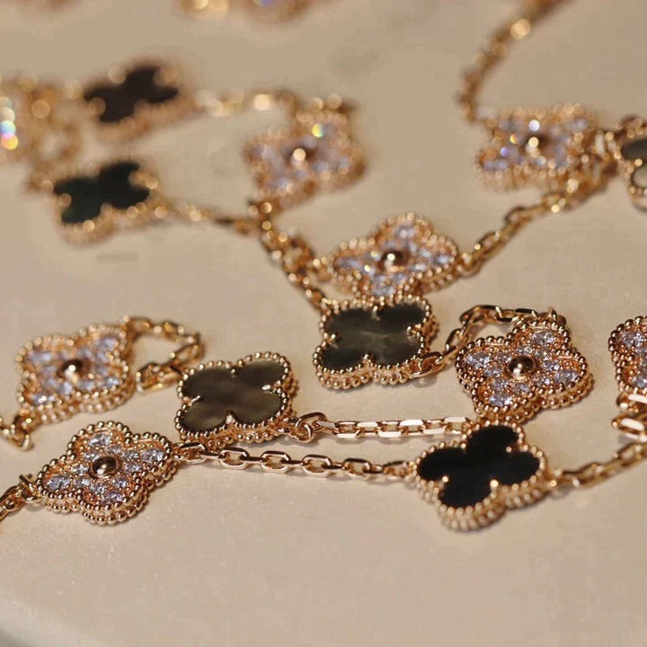 ??Loco?¡¥CLOVER 20 MOTIFS DARK MOP DIAMOND  NECKLACE