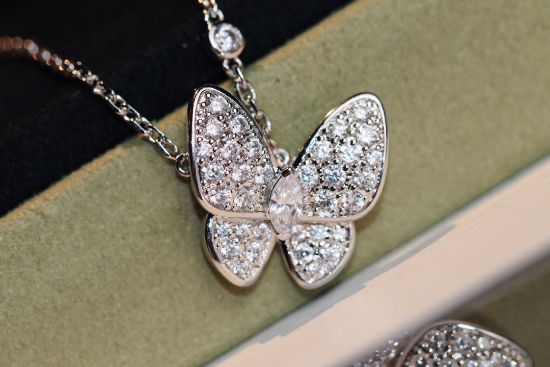 ??Loco?¡¥BUTTERFLY DIAMOND NECKLACE