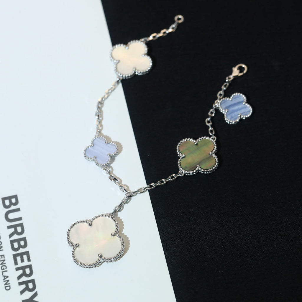 ??Loco?¡¥CLOVER BRACELET 5 MOTIFS MOP CHALCEDONY SILVER