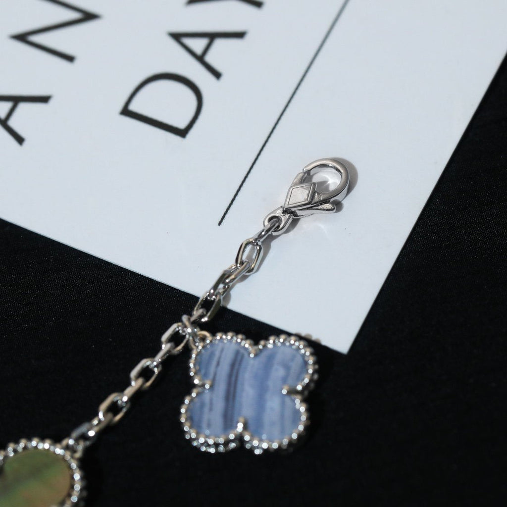 ??Loco?¡¥CLOVER BRACELET 5 MOTIFS MOP CHALCEDONY SILVER
