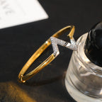 ??Loco?¡¥VOLTE UPSITE DOWN GOLD DIAMOND BRACELET