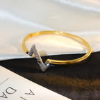 ??Loco?¡¥VOLTE UPSITE DOWN GOLD DIAMOND BRACELET