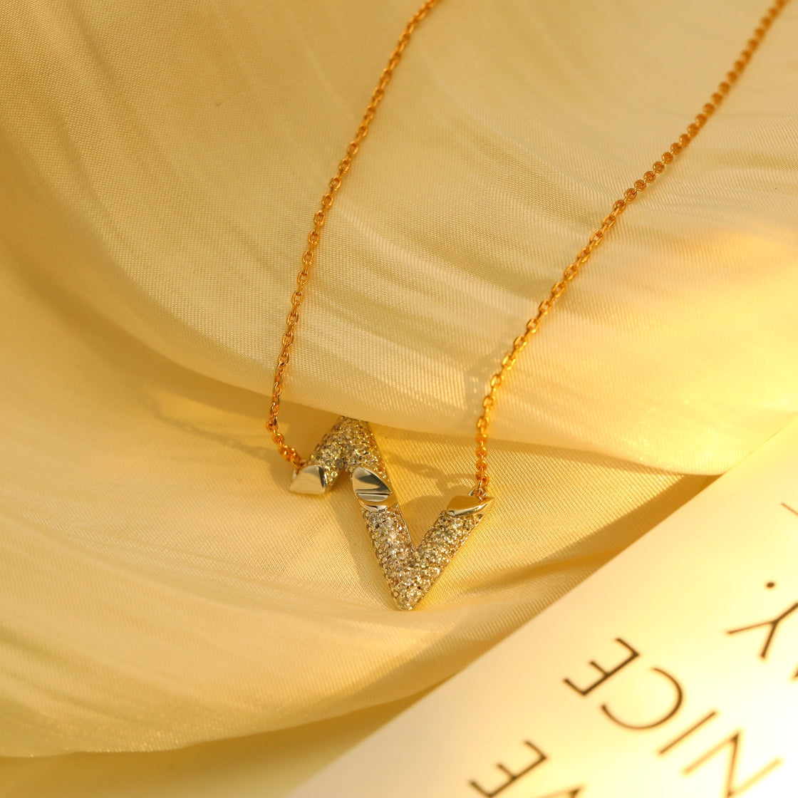 ??Loco?¡¥VOLT SILVER DIAMOND PEDANT NECKLACE