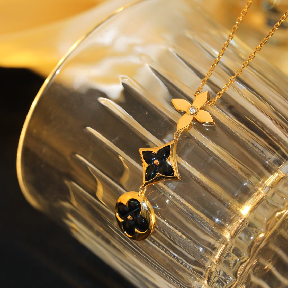 ??Loco?¡¥STAR AND SUN ONYX PINK GOLD NECKLACE