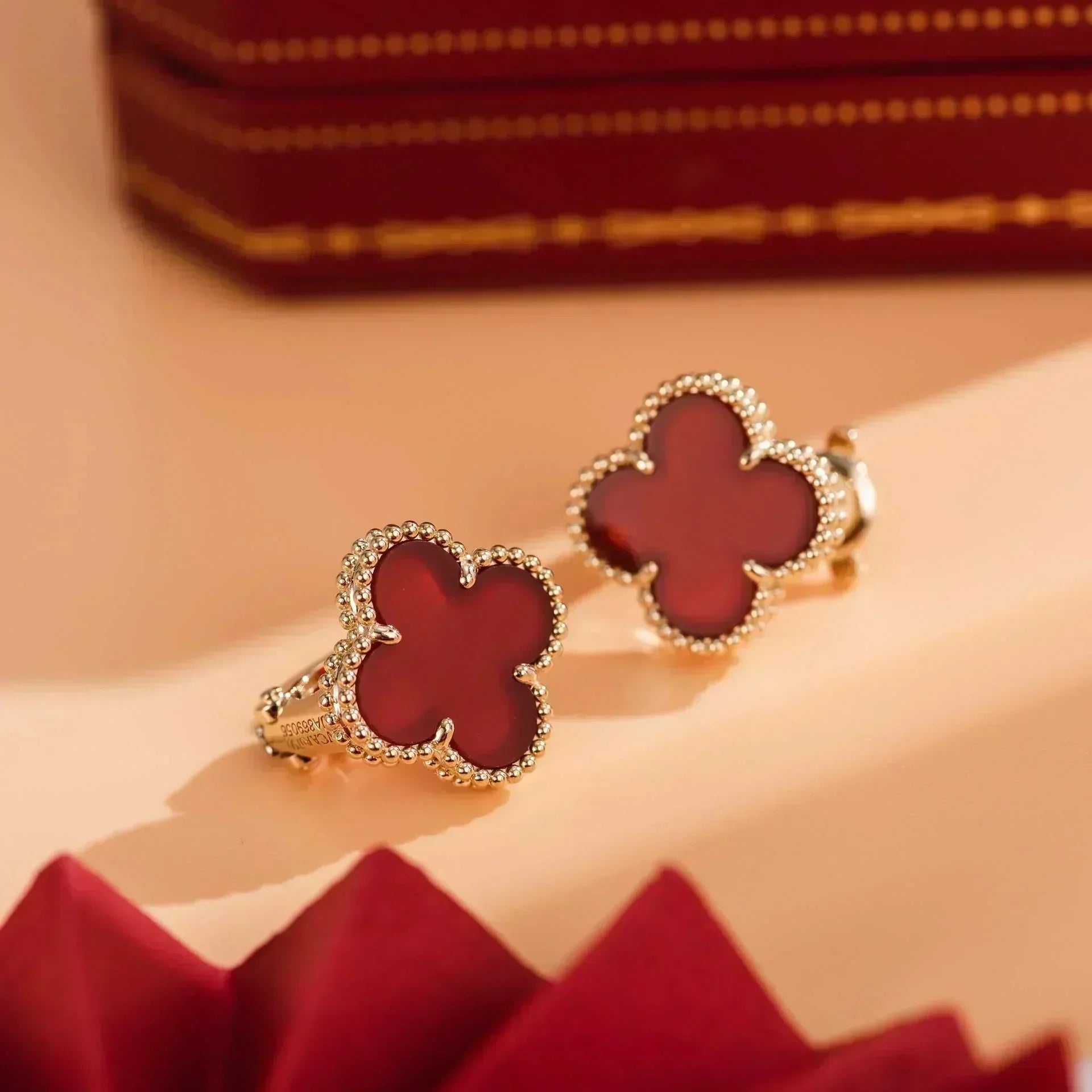 ??Loco?¡¥CLOVER MEDIUM 1 MOTIFS CARNELIAN  EARRINGS