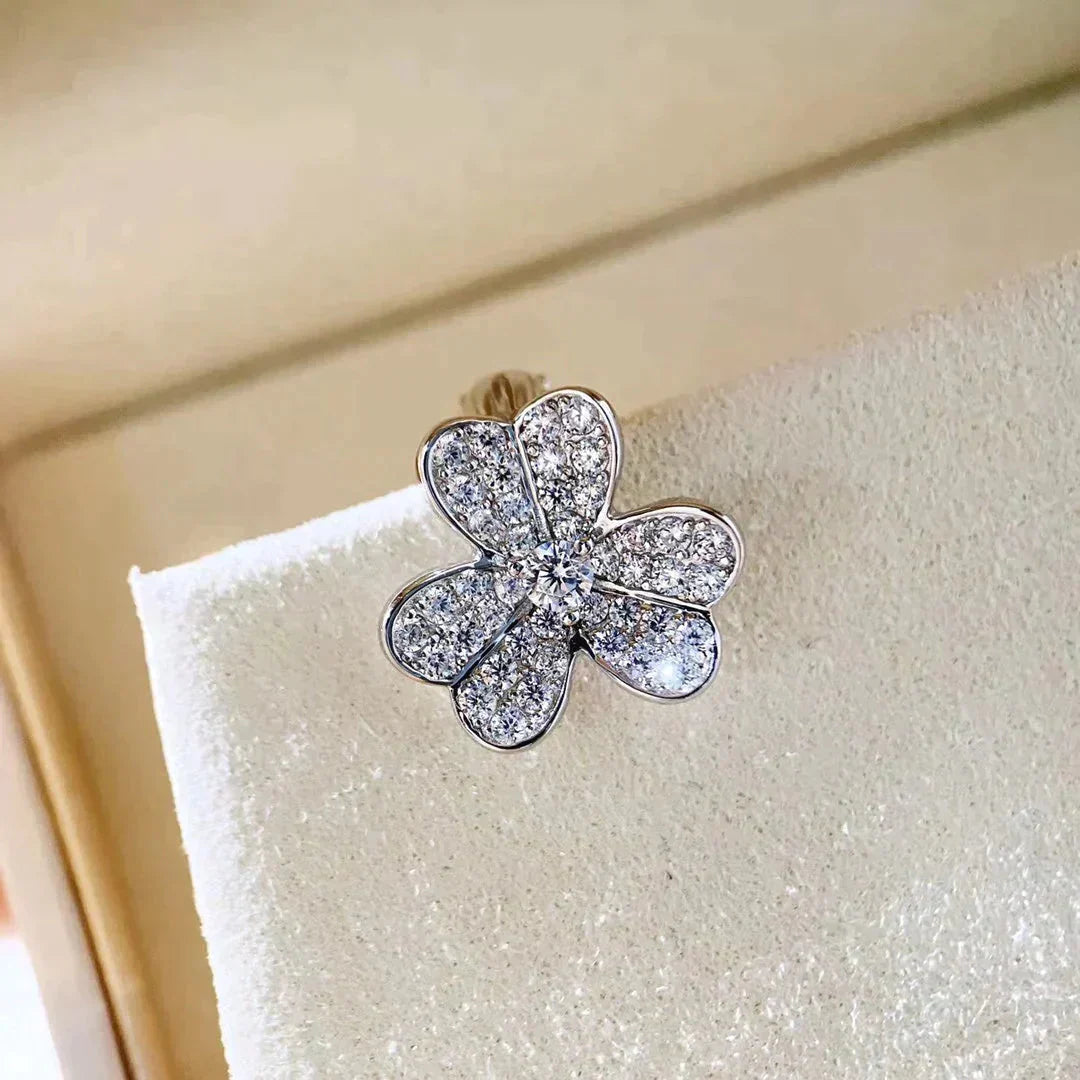 ??Loco?¡¥CLOVER COMOS DIAMOND EARRINGS SILVER