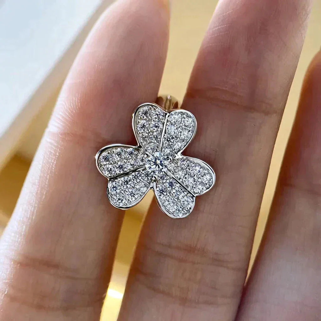 ??Loco?¡¥CLOVER COMOS DIAMOND EARRINGS SILVER