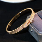 ??Loco?¡¥KELLY BRACELET DIAMOND PAVED