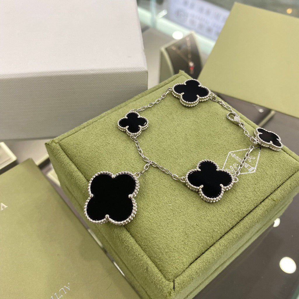 ??Loco?¡¥CLOVER 5 MOTIFS SIVLER ONYX BRACELET