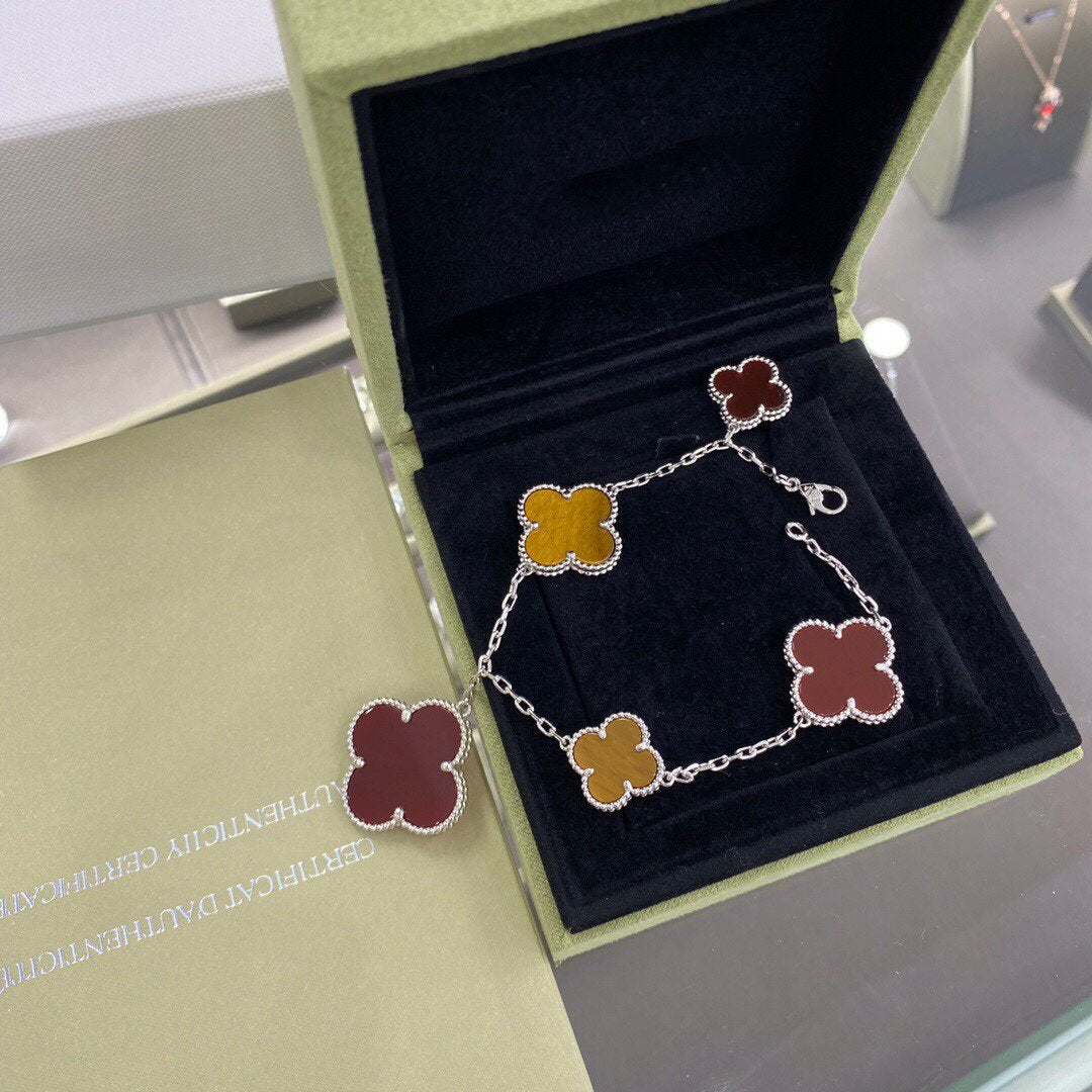 ??Loco?¡¥CLOVER 5 MOTIFS SIVLER CARNELIAN TIGER EYE BRACELET